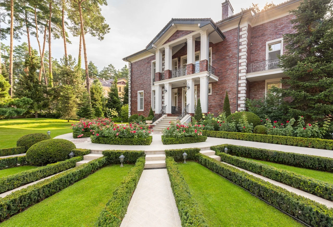 front yard boxwood landscape design